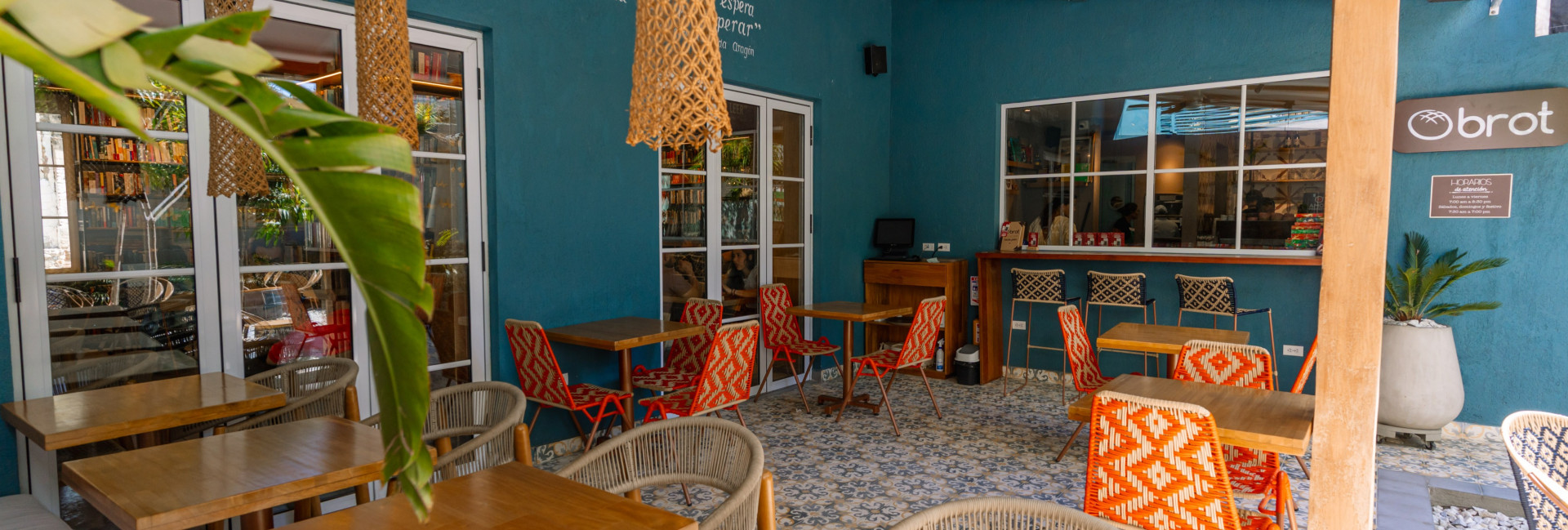 Servicios Hotel Librería El Cafe del Pombal Servicios Hotel Librería El Cafe del Pombal